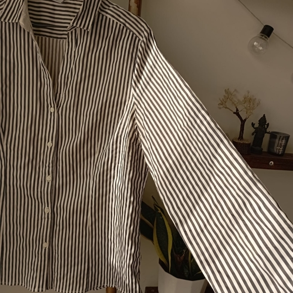 H&M Premium Shirt - Picture 6 of 10
